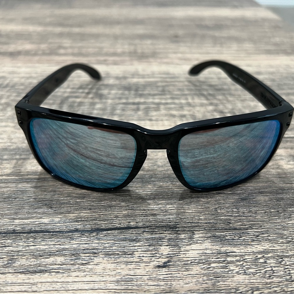 Oakley Male Polarized Sunglasses